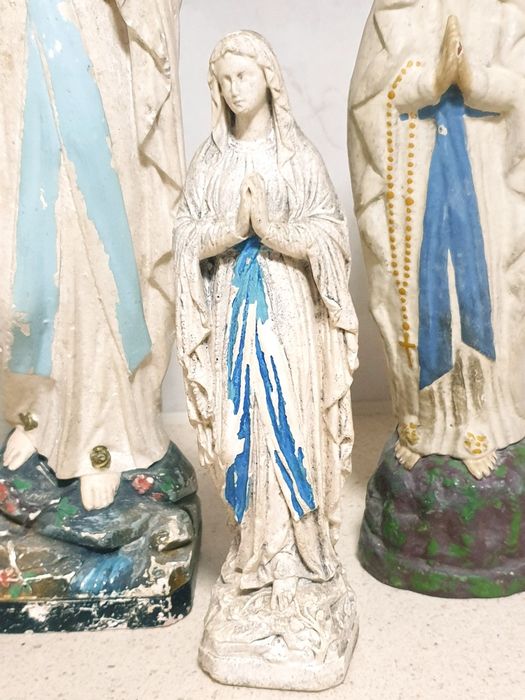 Lindas antigas francesas esculturas de Nossa Senhora de Lourdes