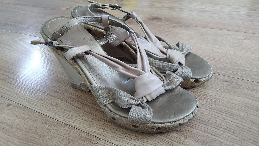 Sandały koturny skóra naturalna