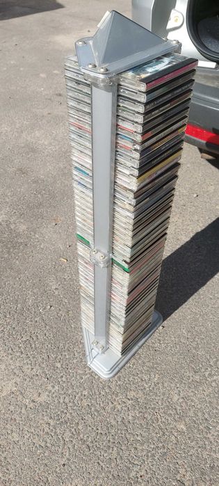 Підставка з CD дисками