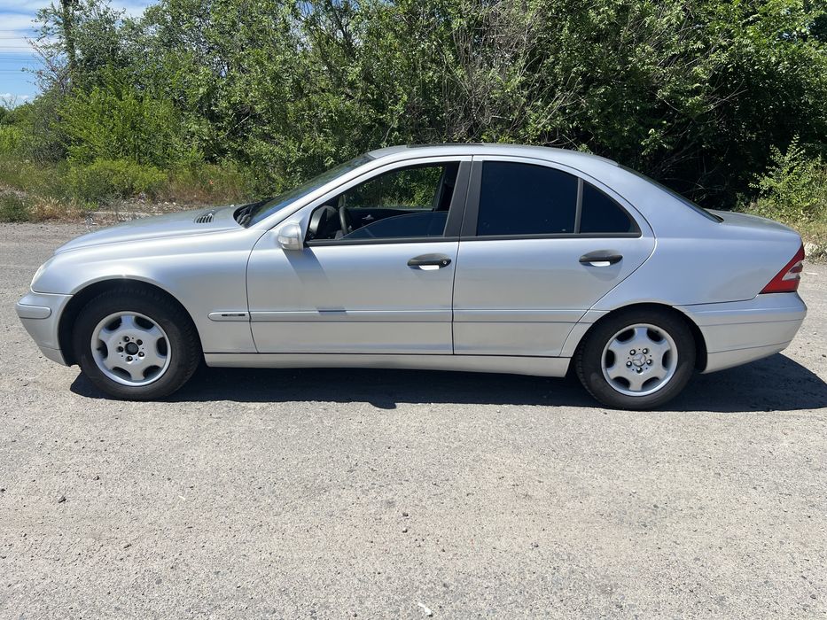 Mercedes Benz C180