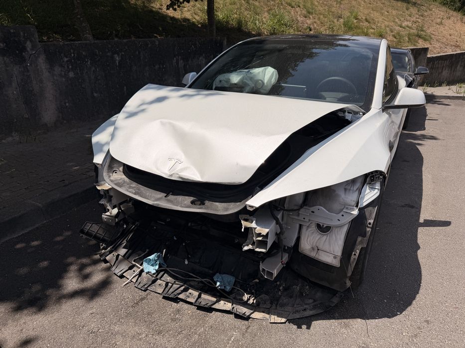 Tesla Model 3 premium
