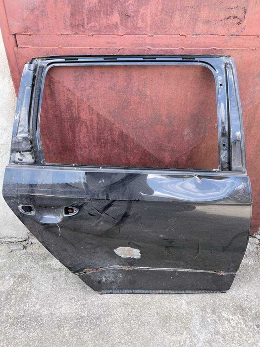 Праві двері на Volkswagen Passat B6 універсал