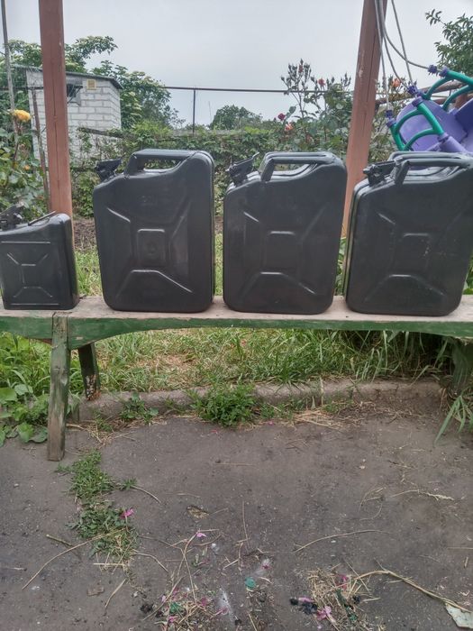 Канистры для бензина