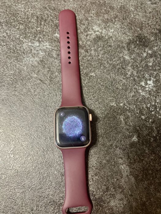 Apple Watch SE смарт годиник