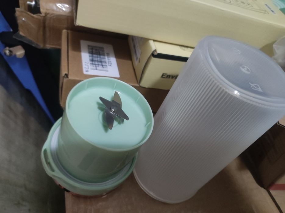 Copo de batidos recarregável