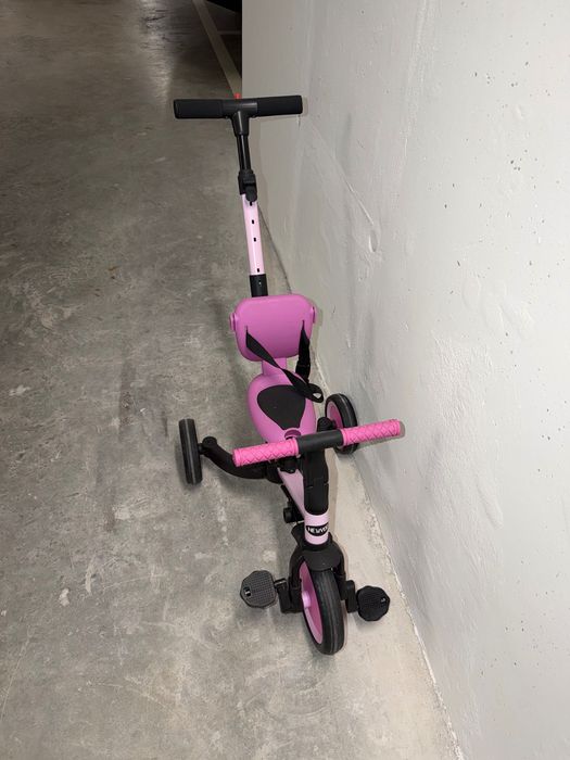 Triciclo NEWYOO Roxo/Rosa com Barra de Empurrar dos Pais + Cinto - 3 em 1