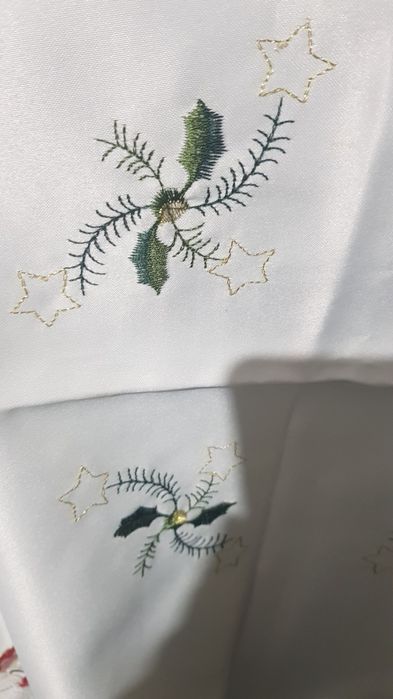 Toalha de cha bordada quadrada de Natal 83cms x 83cms ver fotos