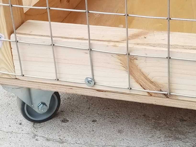 Вольєри для єнота та інших тварин. Виготовлення і продаж в Ваш дім.