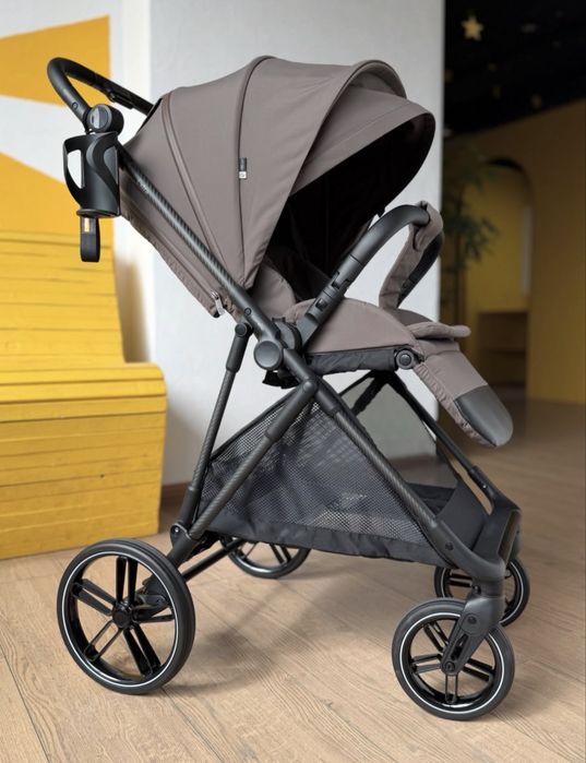 Коляска прогулянкова CARRELLO Extra