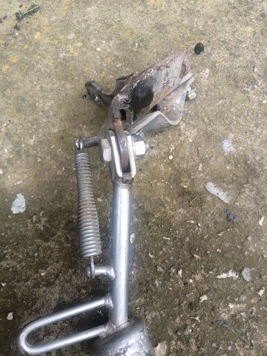 Продам бокова лапка Хонда