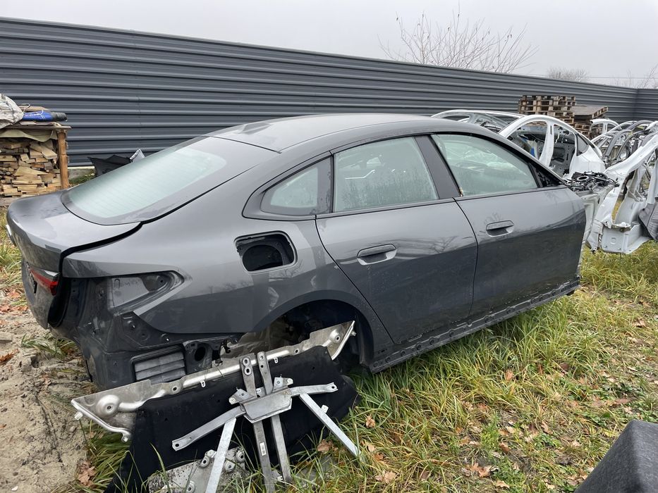 Двері передні на BMW i4 G26