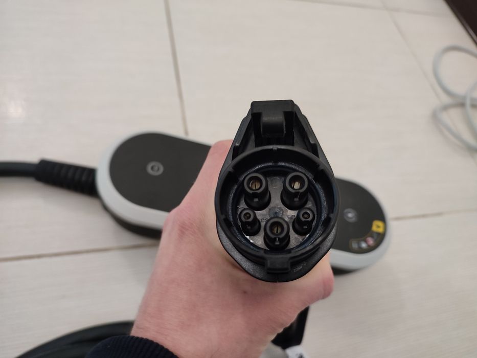 Зарядное устройство для электромобиля Porsche