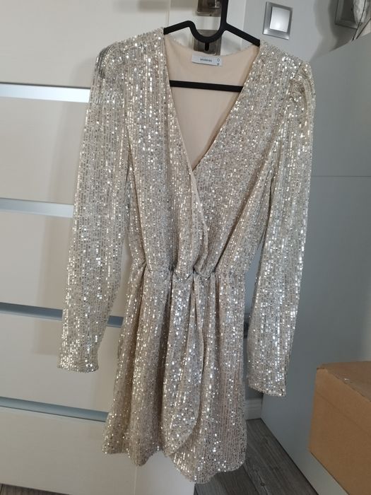 Sukienka Reserved xs cekiny