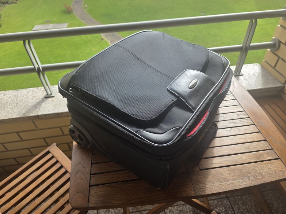 Mala de Viagem / Trolley Executivo Samsonite com Rodas e Pega Telescópica