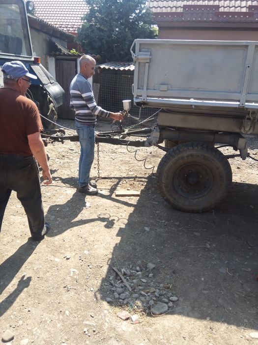 Продається трактор ЮМЗ 6  ,ціна самого трактора .4 т можливий обмін на