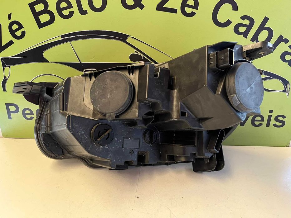 Peugeot Partner III K9 - Farol Direito - FF915