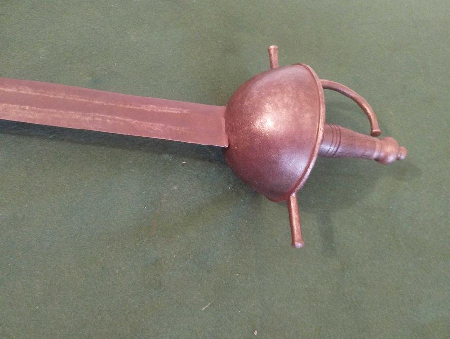 Espada de  “Taza” ou “Copo” em português,  de cavalaria, possivelmente ibérica, primeira metade do século XVII.