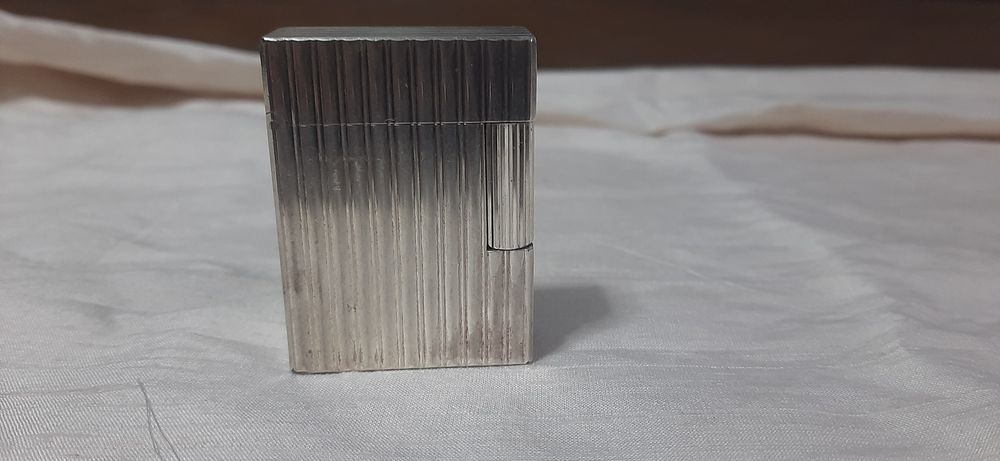 Isqueiro S T Dupont em Prata