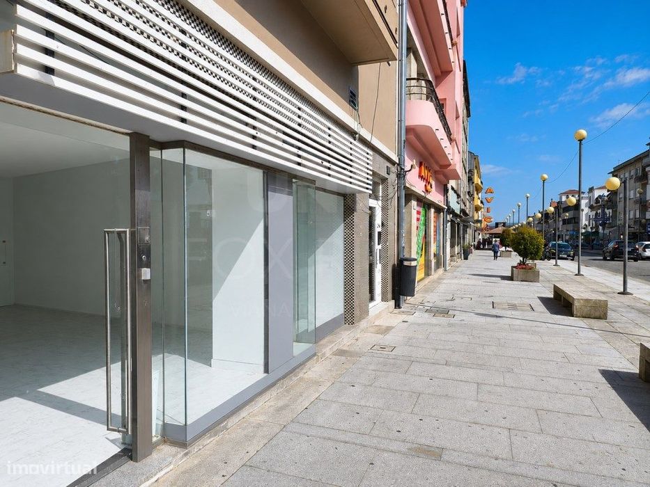 Loja para arrendamento na Avenida principal de Viana do Castelo