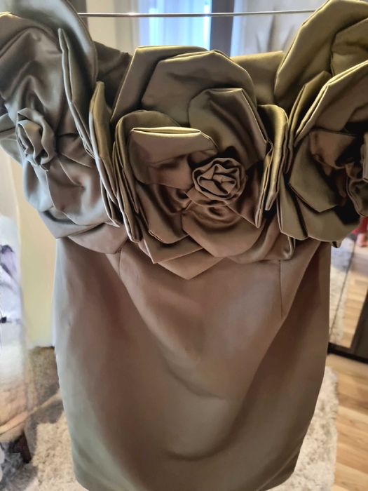 Vestido novo camelias
