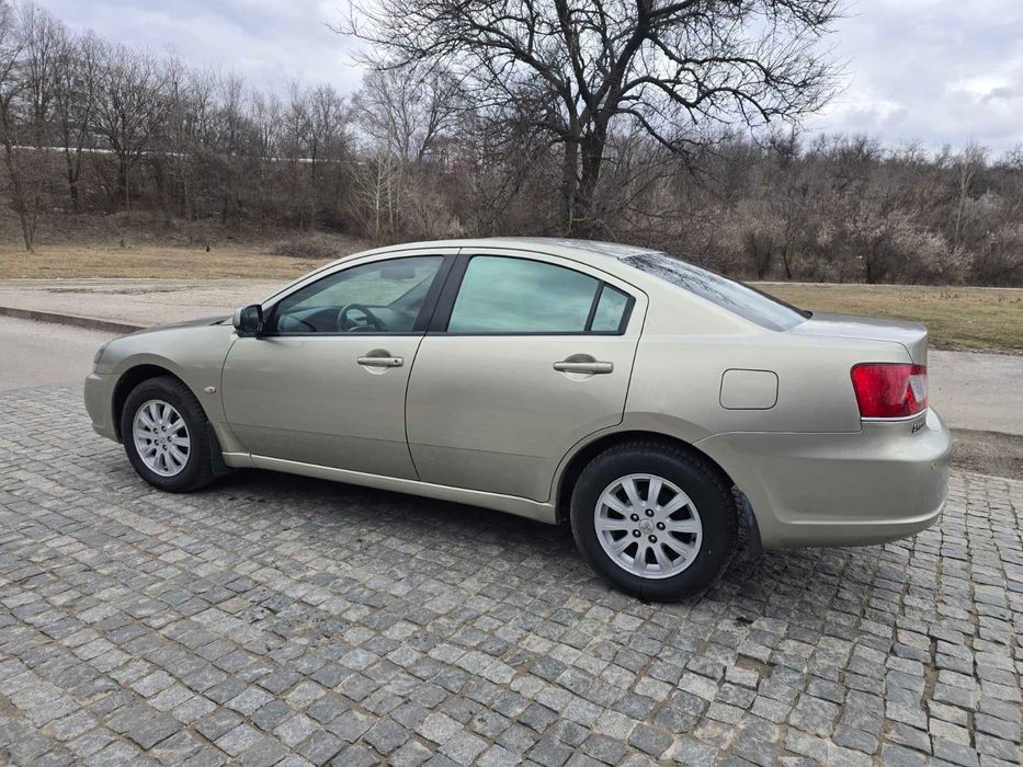 Mitsubishi Galant 2009
