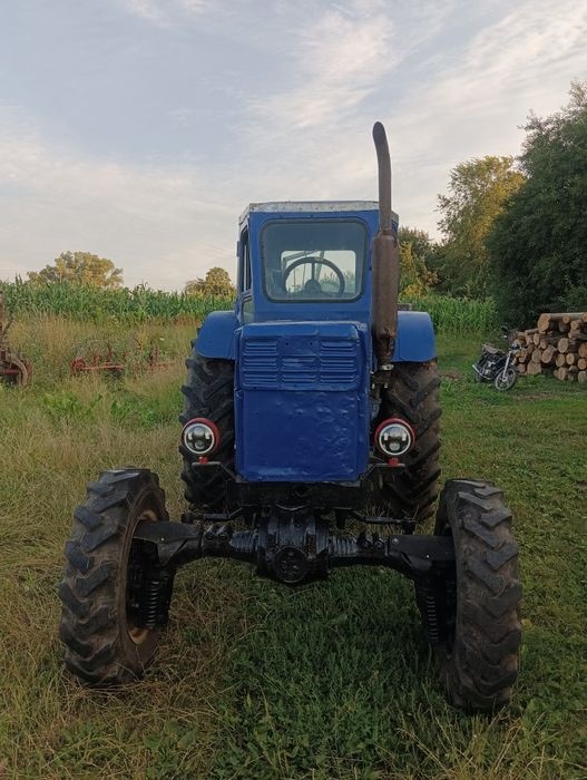 Продам трактор Т-40АМ з плугом