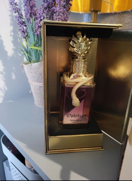 Ophidian black cherry paris corner