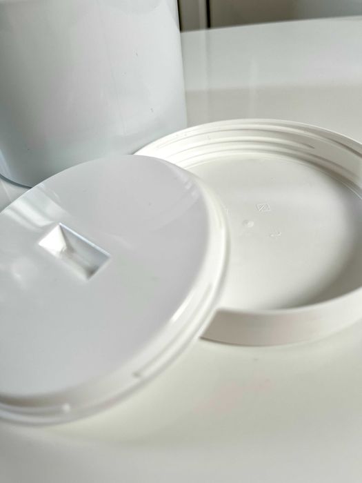 Empty Container with Lid425286661571891206