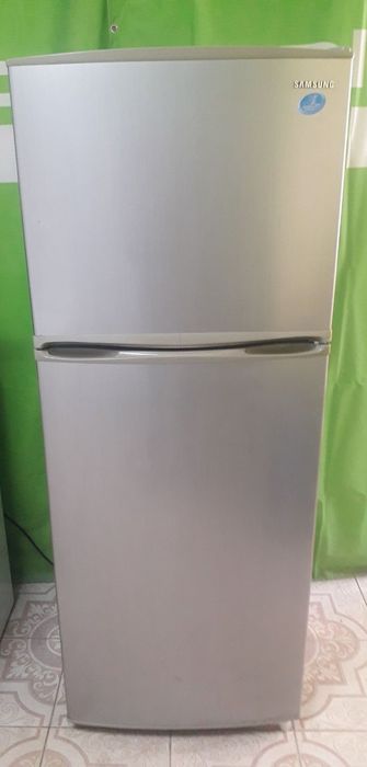 Холодильник б/в Samsung NoFost mod.RT30MB колір стальной  

Объ