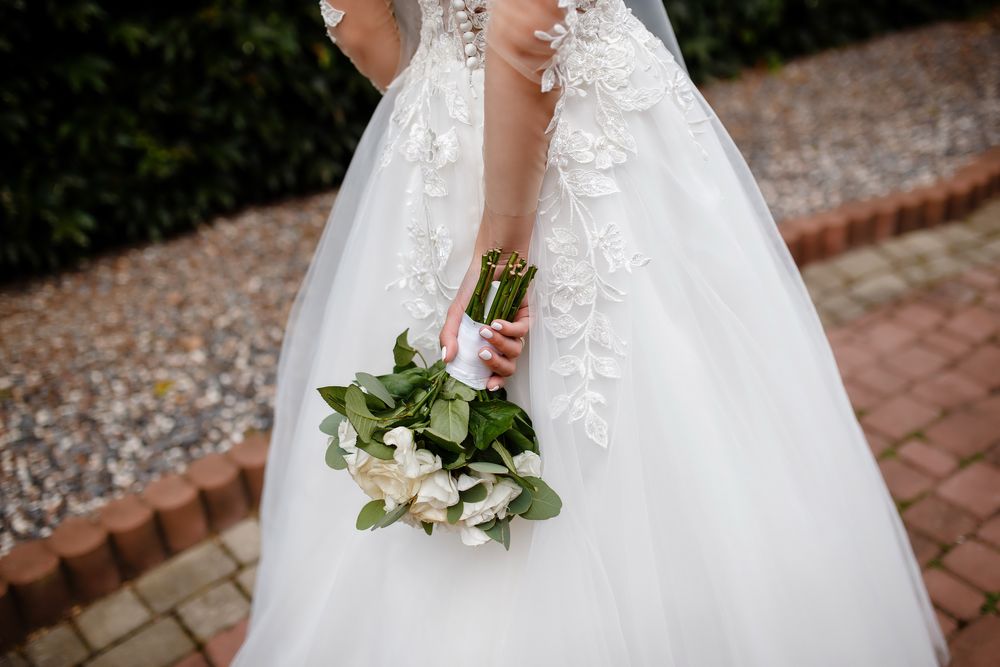 Весільна сукня.