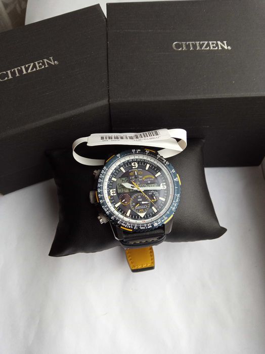 Часы Citizen Blue Angels радиосинхронизация, вечный календарь, сапфир