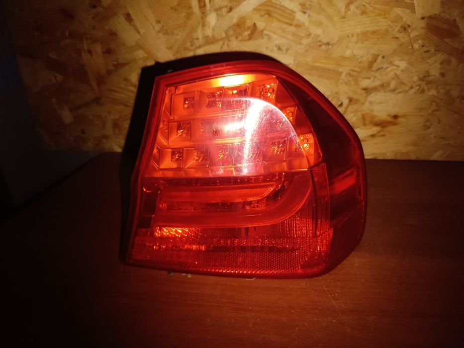 Задні фонарі BMW E90