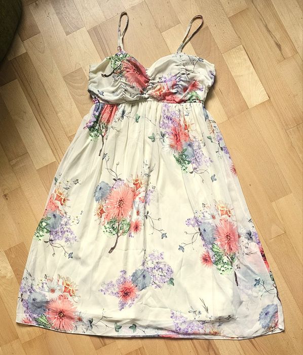 Sukienka w kwiaty, rozmiar M/L