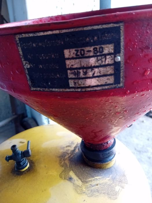 Zbiornik na olej do warsztatu