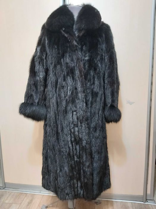 Шуба Норка 52-54р черная и Каракуль коричневый 48-46р
