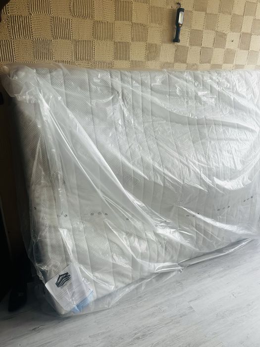 Sprzedam materac 160×200 cm – używany około miesiąca