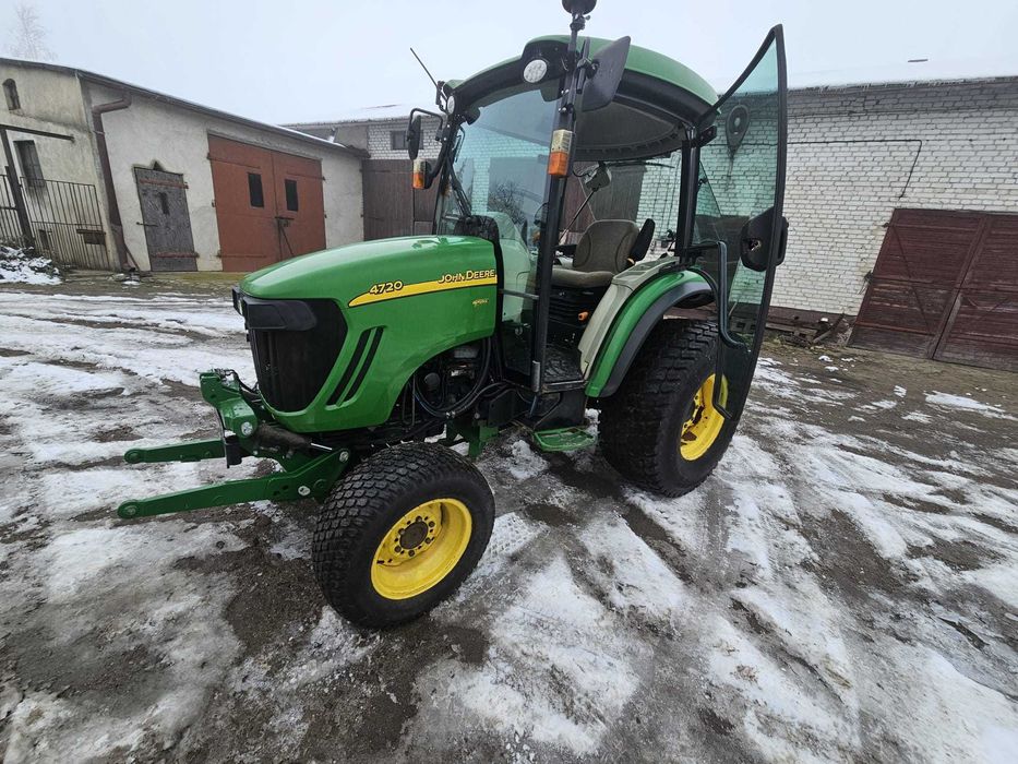 John Deere 4720 komunalny