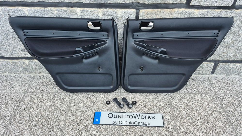 AUDI A4 B5(8D)-Quartelas/Forras Portas traseiras PRETAS ESTOFADAS NOVO