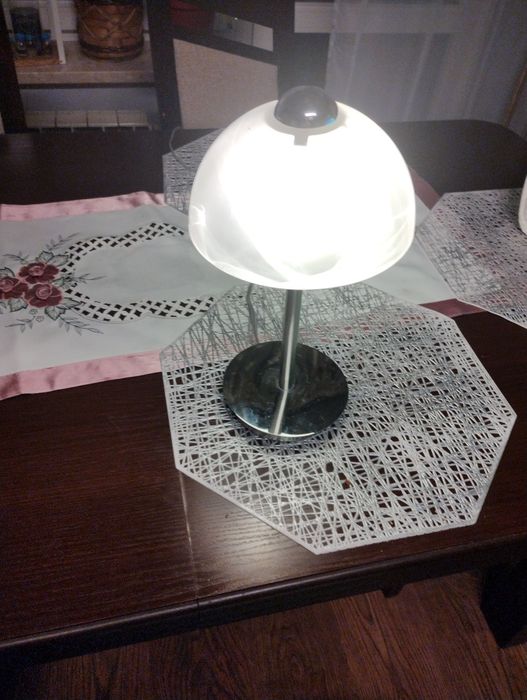 Lampa stołowa z zagranicy