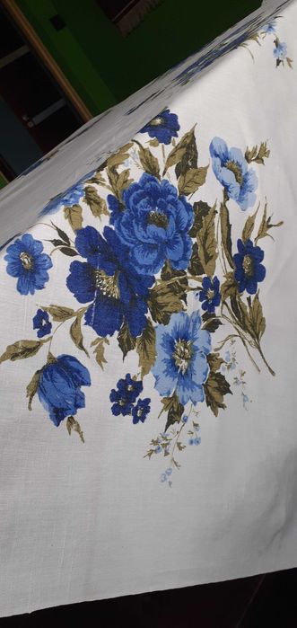 Obrus  lniany w  kobaltowe kwiaty
