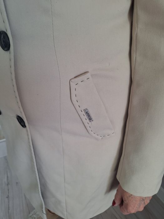 Płaszcz trencz taliowany damski kobiecy beżowy dwurzędowe guziki L