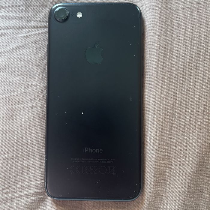 Продам Iphone 7 32gb icloud