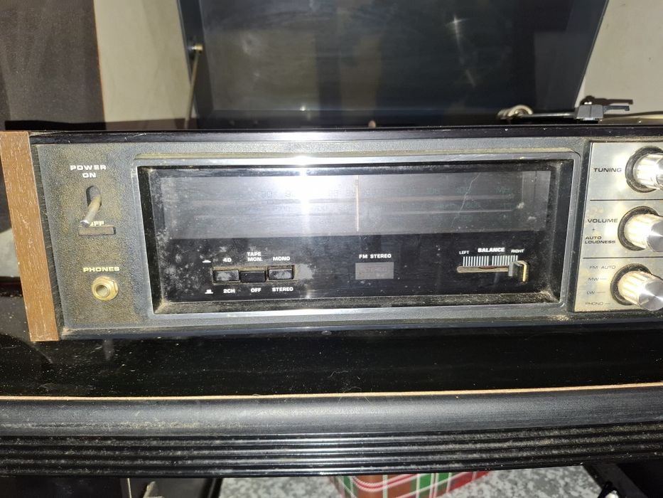 Gira discos com rádio JVC
