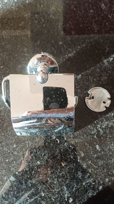 Prateleira, suporte para toalha e para papel higiénico  em aço