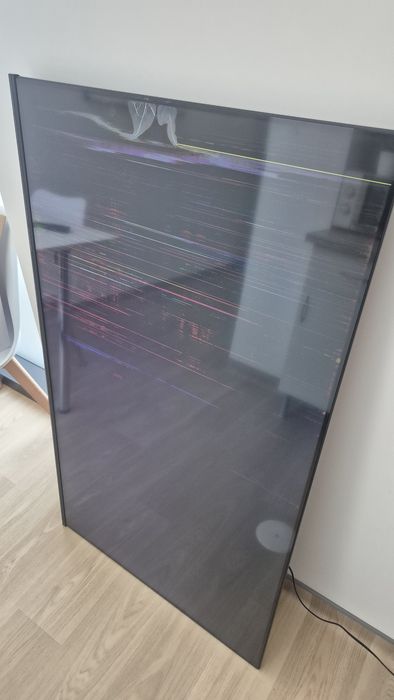 Hisense Smart TV 55" 4K - Ecrã danificado - Para peças ou reparação