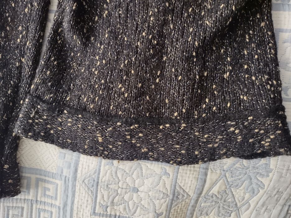 Kardigan sweter damski czarny że złotą nitką