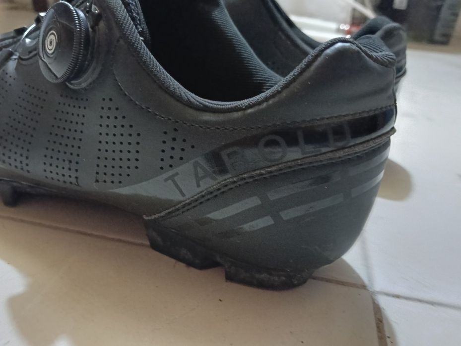 Sapatos de encaixe Btt