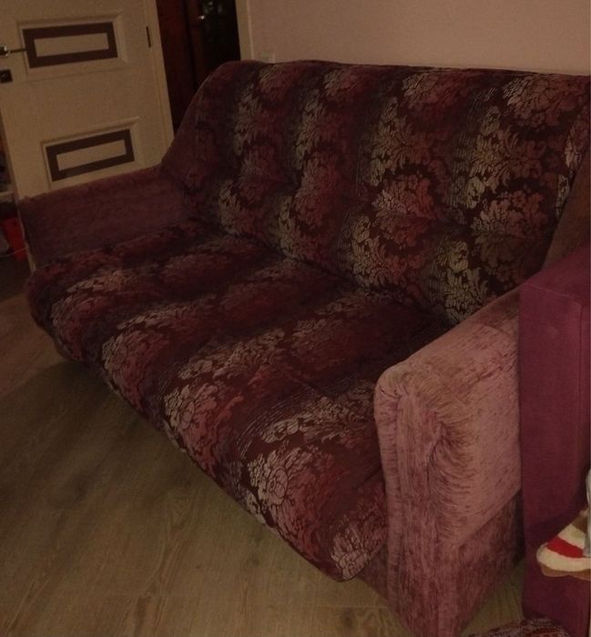 Диван в гарному стані