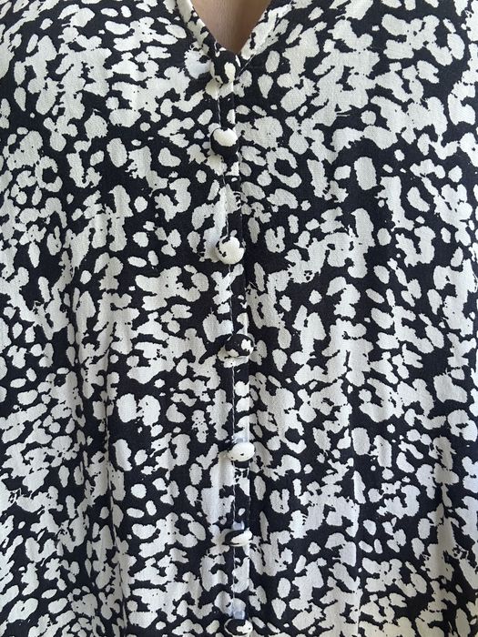 Vestido curto fluído Zara padrão branco e preto