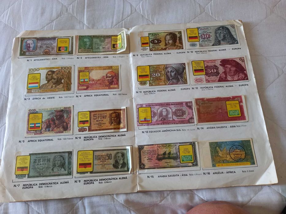 Caderneta de cromos notas de banco de todo o mundo completa antiga